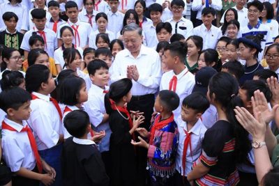 Bộ Chính trị ban hành Nghị quyết về đột phá phát triển giáo dục và đào tạo